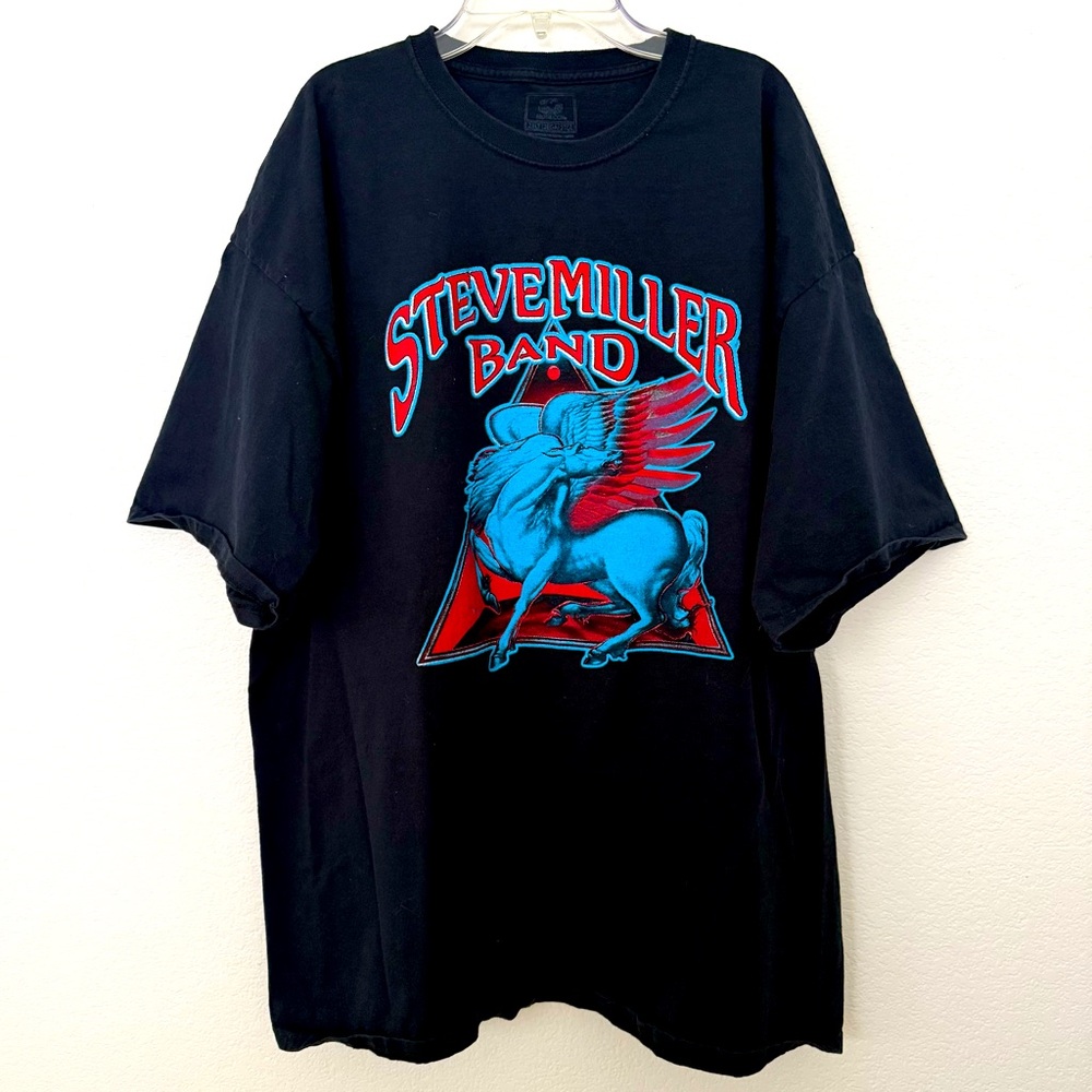 $10 or 🆓 BUY ONE GET ONE FREE 🆓 
Band Tee Steve Miller Band 2015